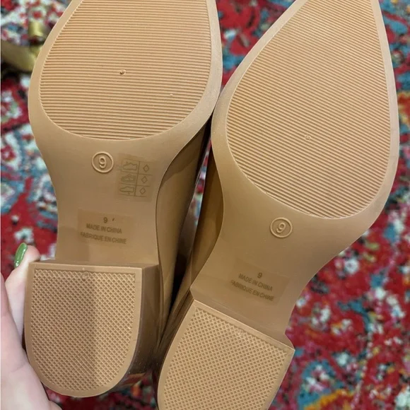 Water-Resistant Tan Women's Boots - Picture 3 of 5